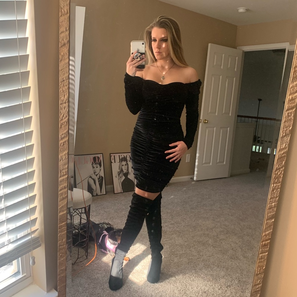 Off the shoulder velvet ruched mini dress